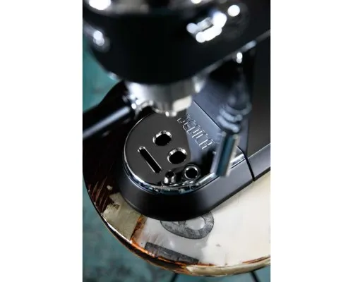 Ріжкова кавоварка еспресо DeLonghi EC685.BK