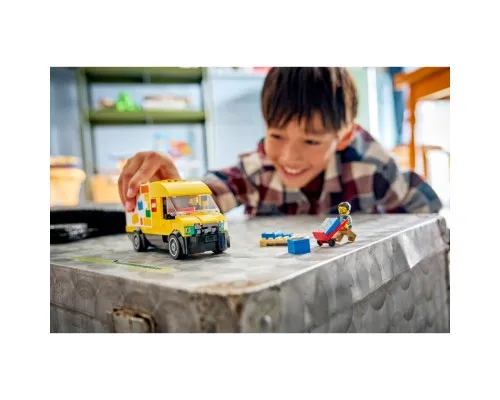 Конструктор LEGO City Фургон LEGO (60500)