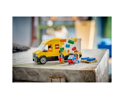 Конструктор LEGO City Фургон LEGO (60500)