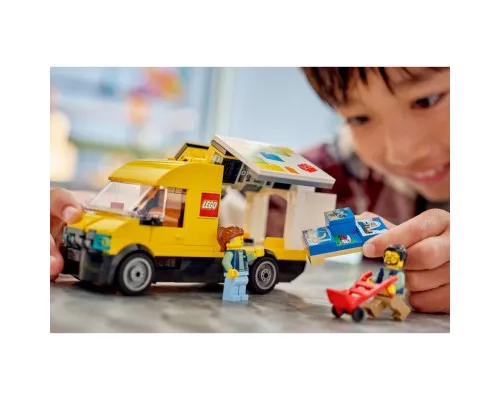Конструктор LEGO City Фургон LEGO (60500)