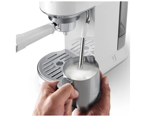 Ріжкова кавоварка еспресо DeLonghi EC 890.WI