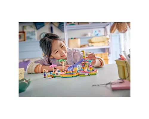 Конструктор LEGO Friends Веселий день в аквапарку (42676)
