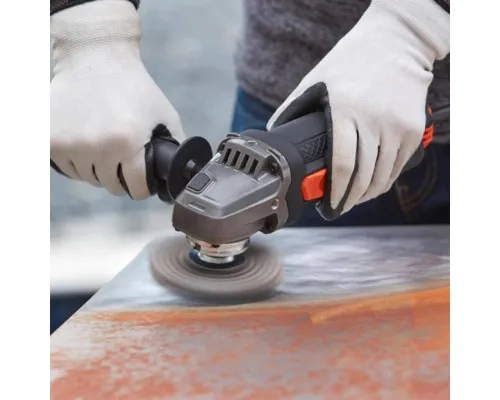 Шліфувальна машина Black&Decker BEG220
