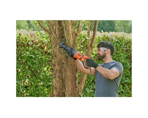 Шабельна пила Black&Decker BES301