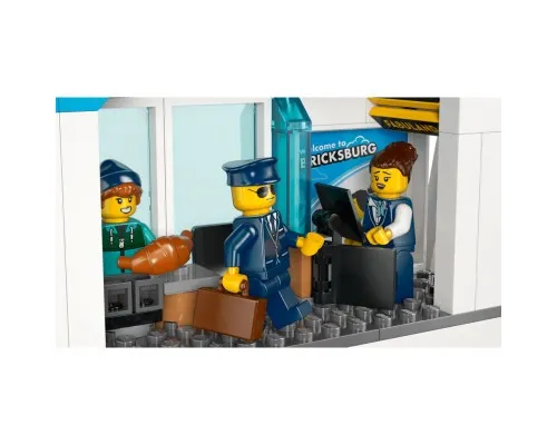 Конструктор LEGO City Аеропорт із літаком (60502)