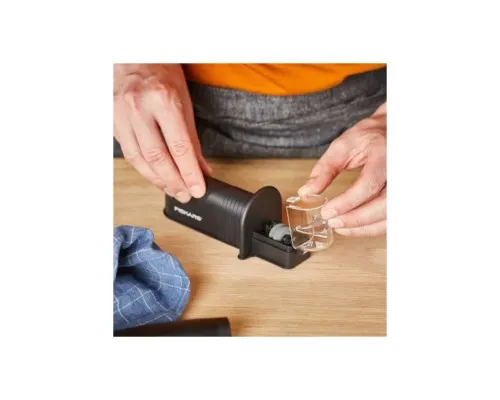 Точило для ножів Fiskars Essential (1065598)