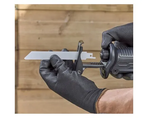 Шабельна пила Black&Decker BES301K