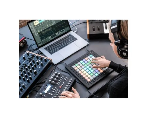 MIDI контролер Novation Launchpad Pro MK3 (229878)