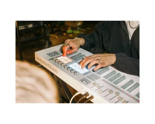 MIDI-клавіатура Novation Launchkey 49 MK4 White Edition (301235)
