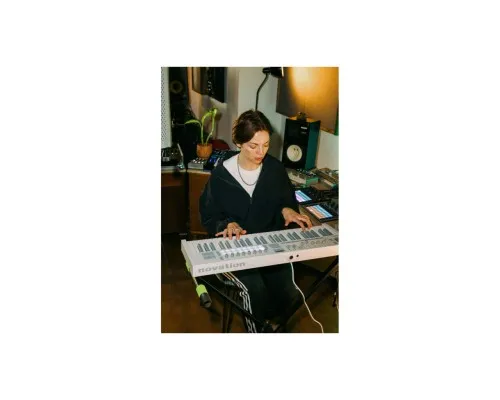 MIDI-клавіатура Novation Launchkey 49 MK4 White Edition (301235)