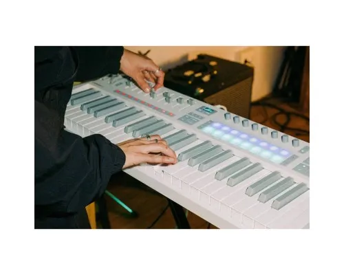 MIDI-клавіатура Novation Launchkey 49 MK4 White Edition (301235)