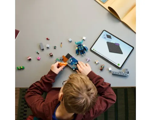 Конструктор LEGO Minecraft Зустріч із Захисником (21274)