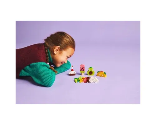 Конструктор LEGO Classic Творчі друзі з їжею (11039)