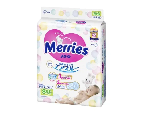 Підгузки Merries для дітей S 4-8 кг 82 шт (553089)