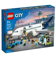 Конструктор LEGO City Пассажирский самолет 913 деталей (60367)