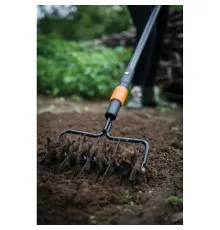 Грабли Fiskars Gardening QuikFit для прокалывания газона, 30.5см, 512г (1000689)