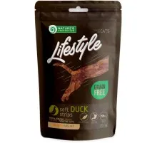 Лакомство для котов Nature's Protection Lifestyle Snack For Cats Soft Duck Strips 75 г (SNK46152)
