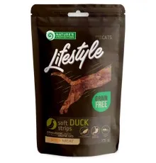 Ласощі для котів Nature's Protection Lifestyle Snack For Cats Soft Duck Strips 75 г (SNK46152)