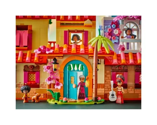 Конструктор LEGO Disney Волшебный дом Мадригал (43245-)