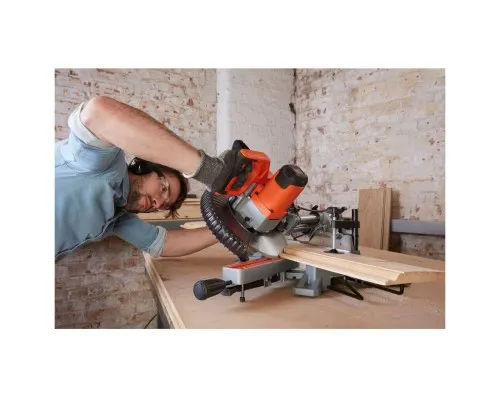 Торцовочная пила Black&Decker 1600 Вт, диск 216х30 мм, 4800 об/мин, XPS, вес 12 кг (BES700)