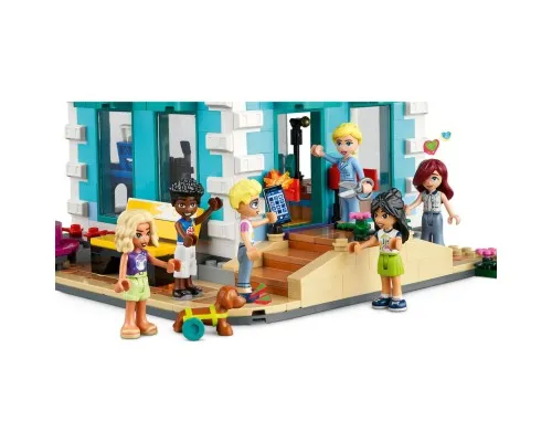Конструктор LEGO Friends Хартлейк-Сити. Общественный центр 1513 деталей (41748)