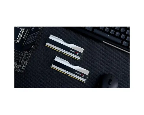 Модуль памяті для компютера DDR5 64GB (2x32GB) 6000 Trident Z5 RGB Silver G.Skill (F5-6000J3238G32GX2-TZ5RS)