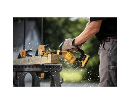 Цепная пила DeWALT мини, 18 В XR Li-lon 5Ah, бесщёточная, шина 20 см (DCMPS520P1)