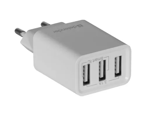 Зарядний пристрій Defender UPA-31 white, 3xUSB, 5V / 3.1A (83587)