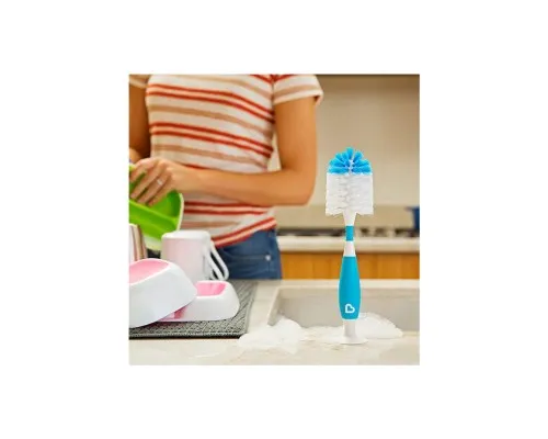 Щеточка для мытья бутылочек Munchkin Bristle Bottle Brush голубая (15769.01)