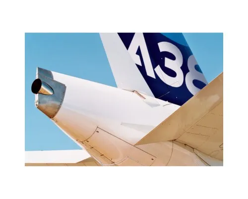 Сборная модель Revell Самолет Airbus A380 Первый полет уровень 5 масштаб 1:144 (RVL-04218)