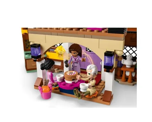Конструктор LEGO Disney Будиночок Аші (43231)
