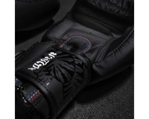Боксерские перчатки Phantom Muay Thai Black 10oz (PHBG2329-10)