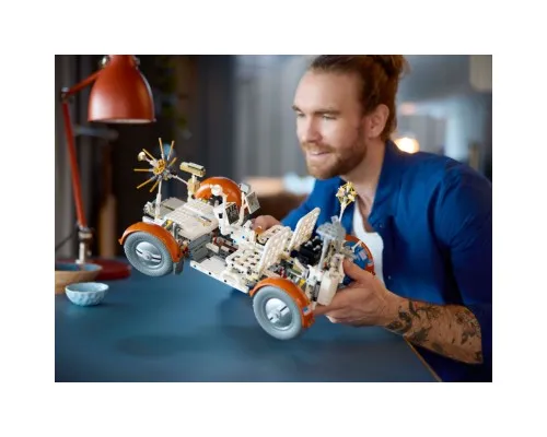 Конструктор LEGO Technic Місячний автомобіль NASA Apollo (42182)