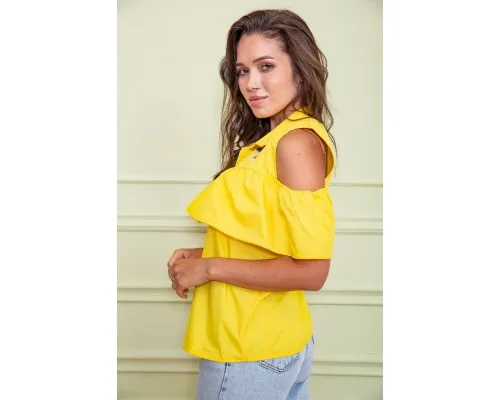 Ошатна блуза з рюшею, жовтого кольору, 172R23-1