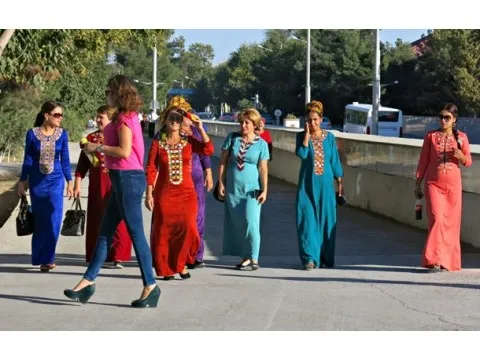 У Туркменістані запровадили жорсткі обмеження для жінок