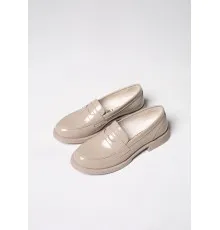 Стильні бежеві лакові туфлі