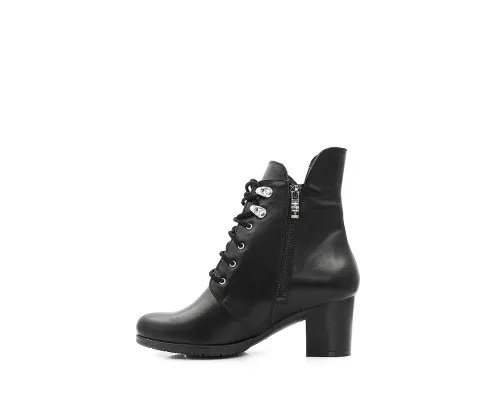 Класичні чорні шкіряні жіночі черевики на підборах